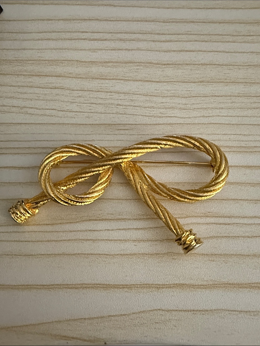 Gold Rope Bow Brooch - Classic Women’s Accessory